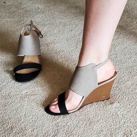 CL by Laundry wedges - Picture 3 of 4